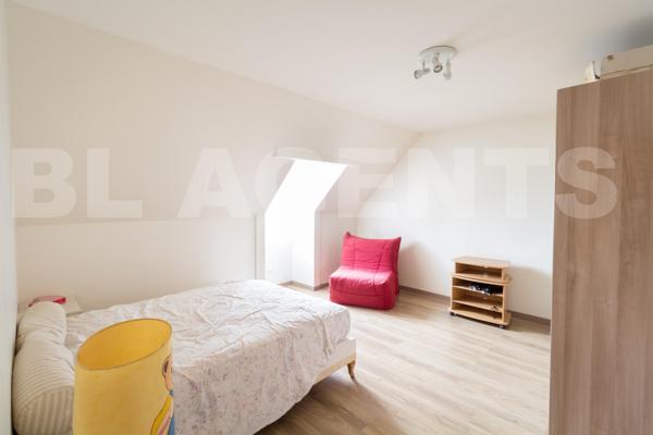 Pavillon traditionnel de 264m2 sur 15224m2 de terrain. 