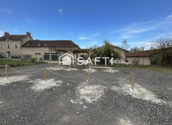 Lot de 6 places de stationnement (72 m²)