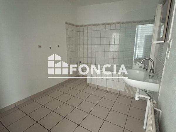 Location Appartement 4 pièces 88.3 m² - 35 AVENUE GAMBETTA Roanne 42300