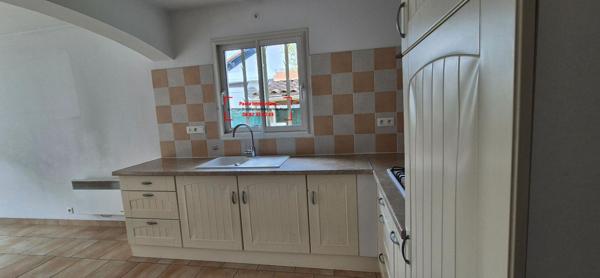 Bastide 4 pièces de 94 m² avec terrasse, jardin, garage et parking