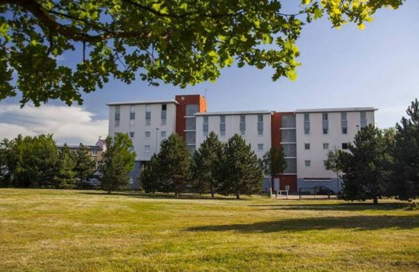 INVESTISSEMENT LOCATIF – Clermont-Ferrand – Résidence Étudiante Stud'City Boris Vian - 5,05% de rentabilité
