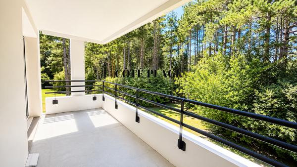 Royan (17200) ROYAN /VAUX T3 rénové avec terrasse et stationnement dans résidence sécurisée avec piscine au prix de 272.000€