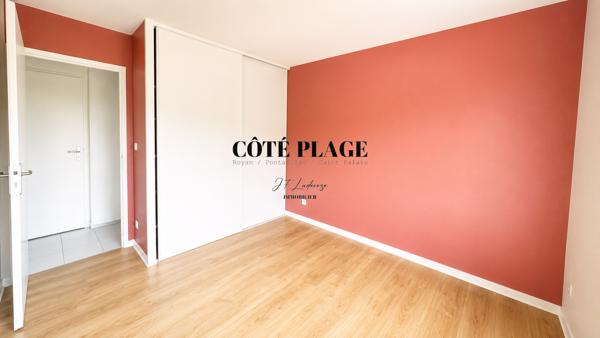 Royan (17200) ROYAN /VAUX T3 rénové avec terrasse et stationnement dans résidence sécurisée avec piscine au prix de 272.000€