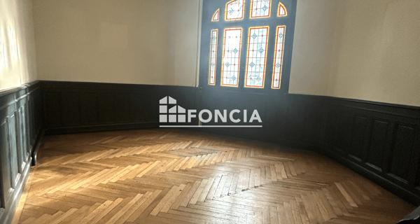À vendre Local commercial 151 m² - Le Mans 72000