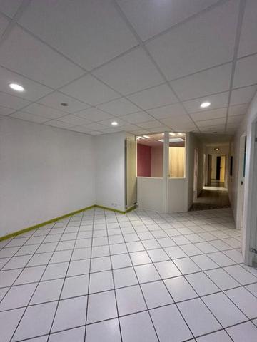 Divers à louer à Montfort-sur-Meu en Ille-et-Vilaine (35160), ref : 048-L1273