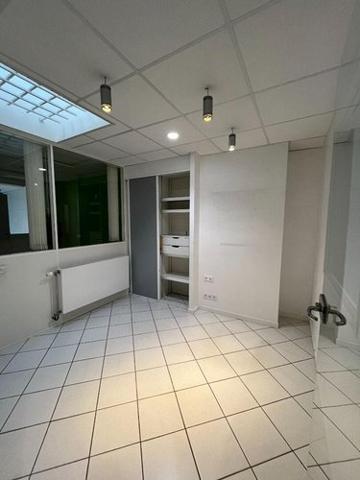 Divers à louer à Montfort-sur-Meu en Ille-et-Vilaine (35160), ref : 048-L1273