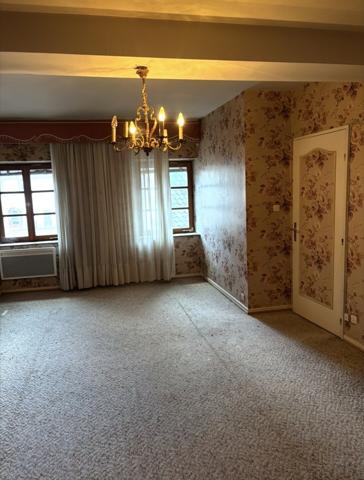 Appartement 3 pièces /garage,cour,cave - centre historique 165 000 € H.A.I.*