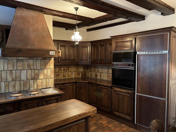 Appartement 3 pièces /garage,cour,cave - centre historique 165 000 € H.A.I.*