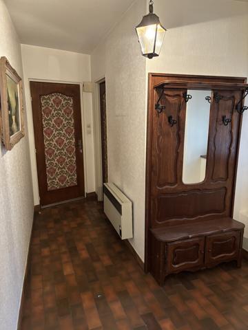 Appartement 3 pièces /garage,cour,cave - centre historique 165 000 € H.A.I.*
