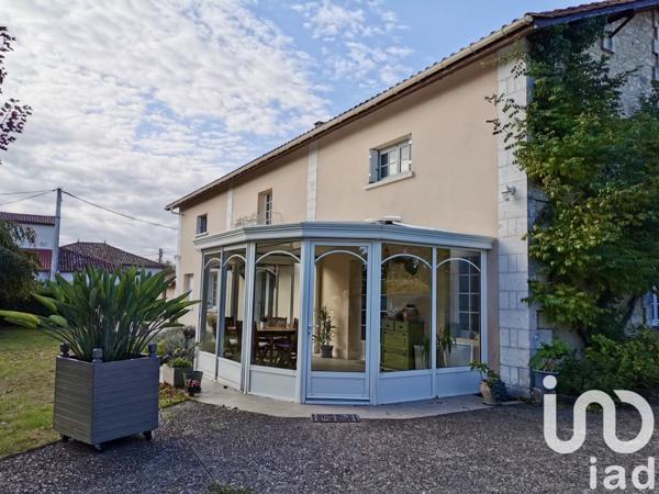 Maison à vendre 9 pièces 229 m² Barbezieux-Saint-Hilaire