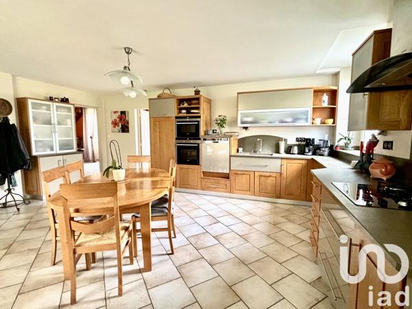 Maison à vendre 9 pièces 229 m² Barbezieux-Saint-Hilaire