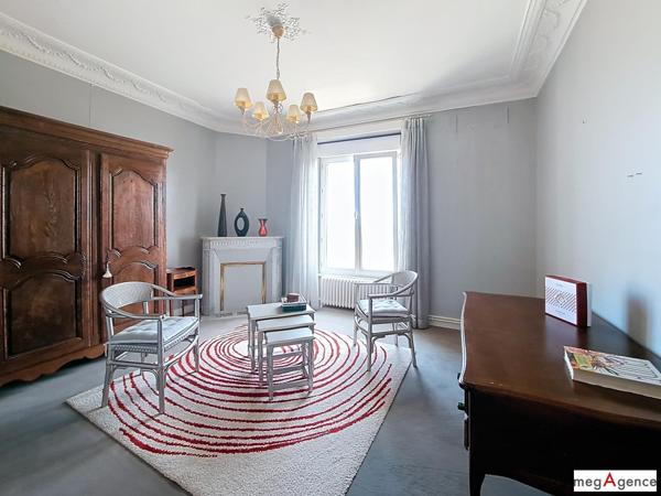 Maison à SAINT-VAAST-LA-HOUGUE, 50550 - 8 pièces 217m²