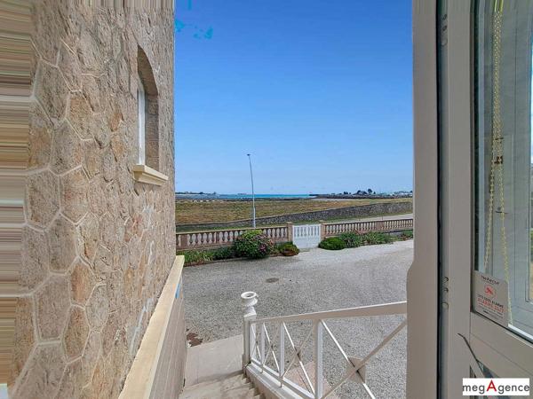 Maison à SAINT-VAAST-LA-HOUGUE, 50550 - 8 pièces 217m²