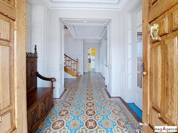 Maison à SAINT-VAAST-LA-HOUGUE, 50550 - 8 pièces 217m²