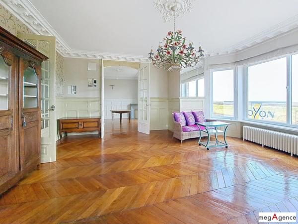 Maison à SAINT-VAAST-LA-HOUGUE, 50550 - 8 pièces 217m²