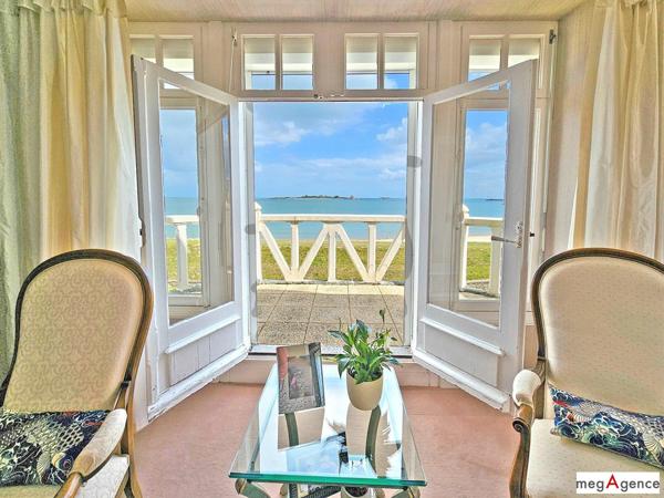 Maison à SAINT-VAAST-LA-HOUGUE, 50550 - 8 pièces 217m²