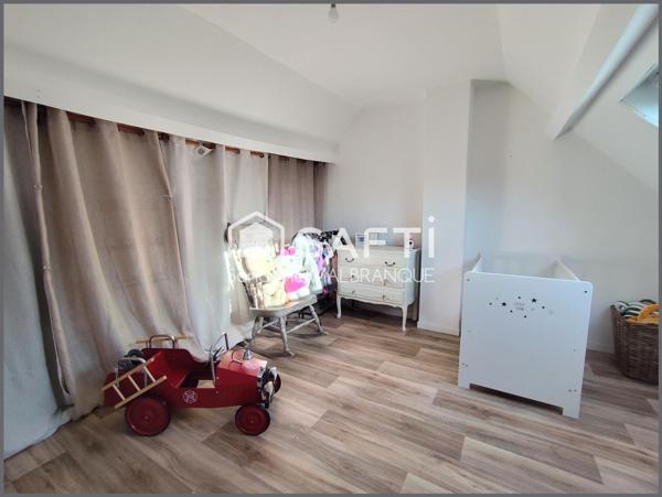 Maison de semi plain pied 3 chambres, grande cour et jardin