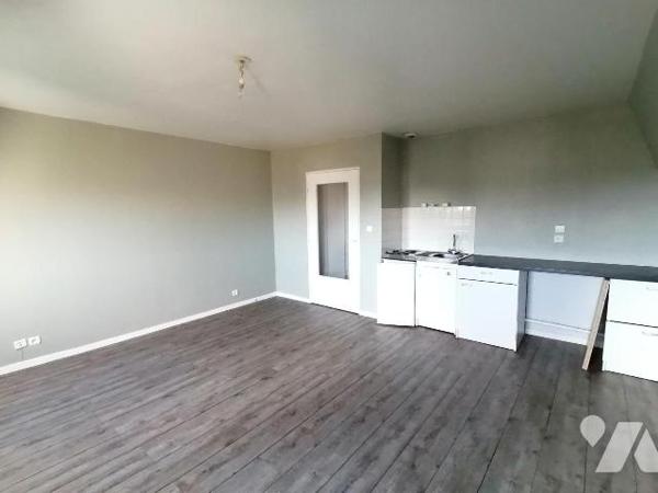 EXCLUSIVITE TRENTE CINQ NOTAIRES !! Au c?ur du centre-ville historique de Bruz, au 3ème et dern...