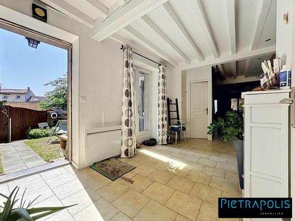 En Exclusivité chez Pietrapolis, Maison de ville de 175m2 avec son jardin de 50m2 + cave de 38m2