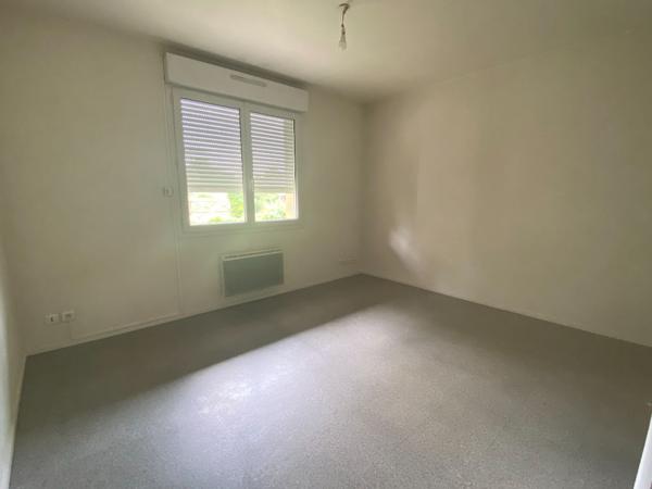 Location appartement près de Vouneuil-sous-Biard - 1 pièce(s) - 22 m² - 341 € par mois