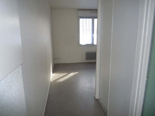Location appartement près de Vouneuil-sous-Biard - 1 pièce(s) - 22 m² - 341 € par mois