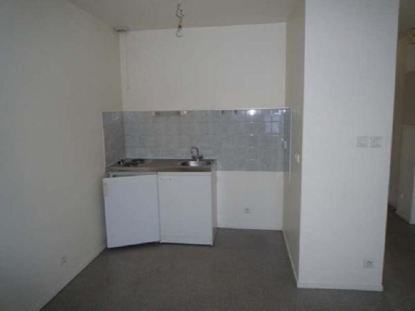 Location appartement près de Vouneuil-sous-Biard - 1 pièce(s) - 22 m² - 341 € par mois