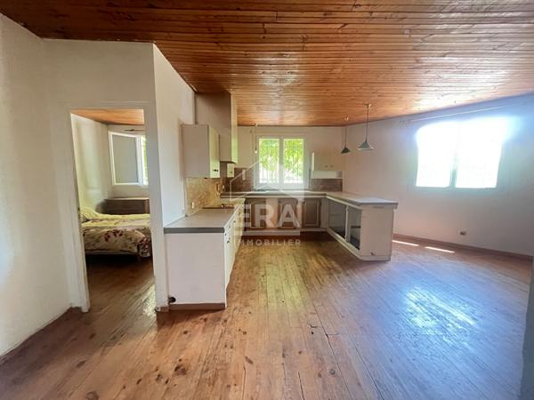 Local commercial + appartement 2 pièces Chateau Arnoux Saint Auban