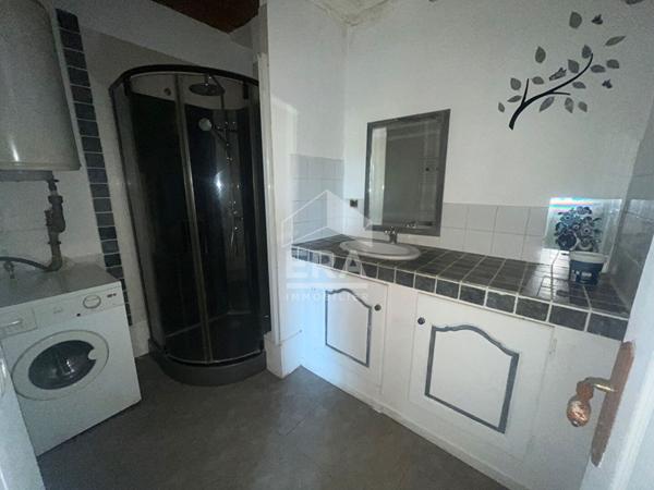 Local commercial + appartement 2 pièces Chateau Arnoux Saint Auban