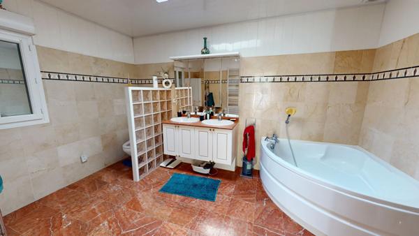 Maison Plain-pied Roissy En Brie 7 pièce(s) 140 m2