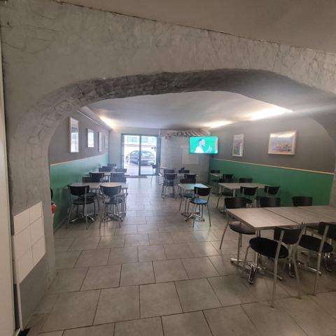 ALES (30) Vente Local commercial 100M² environ coeur de ville et proche lycée