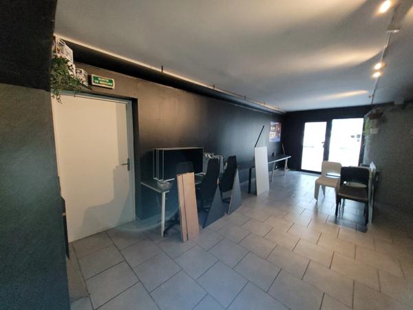 ALES (30) Vente Local commercial 100M² environ coeur de ville et proche lycée