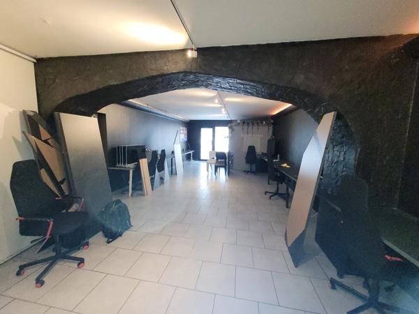 ALES (30) Vente Local commercial 100M² environ coeur de ville et proche lycée