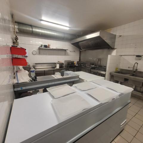 ALES (30) Vente Local commercial 100M² environ coeur de ville et proche lycée