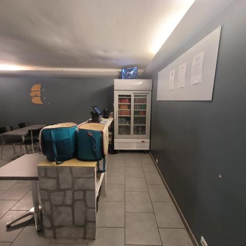 ALES (30) Vente Local commercial 100M² environ coeur de ville et proche lycée