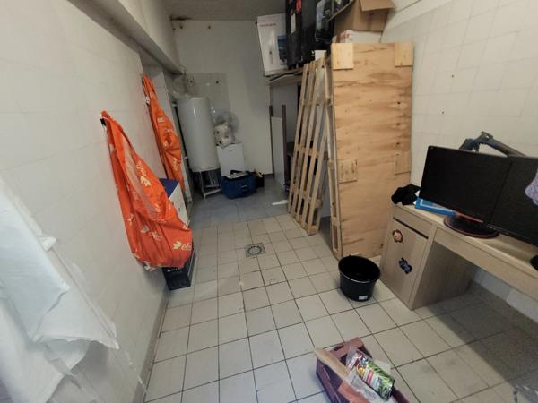 ALES (30) Vente Local commercial 100M² environ coeur de ville et proche lycée