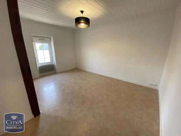 Appartement à louer 2 pièces 39.2m² Cholet (49300)