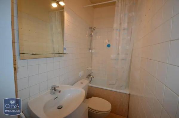 Appartement à louer 2 pièces 39.2m² Cholet (49300)
