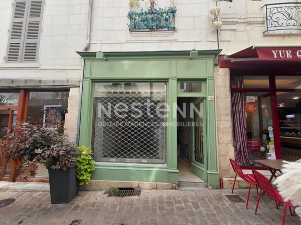 A LOUER LOCAL HYPER CENTRE VILLE DE LOCHES, RUE PIETONNE