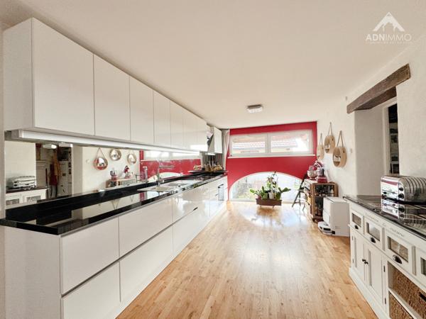 Péron (01630) Grange Gessienne 6 Pièces 198 m2