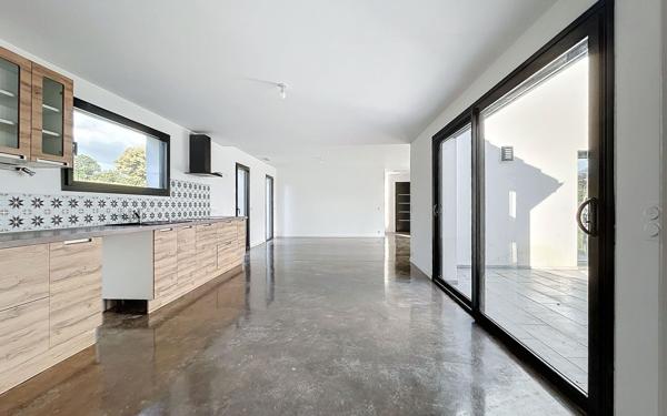 Maison à vendre    5 pièces •  Idron