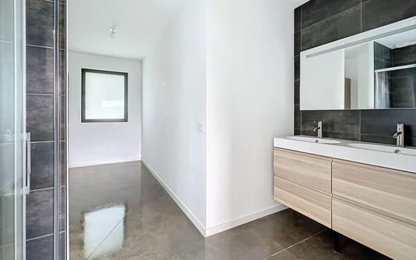 Maison à vendre    5 pièces •  Idron