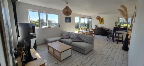 Maison bois sous décennale avec SPA  Calme absolu, environnement dexception, vue campagne et mer, proche bourg et plage !