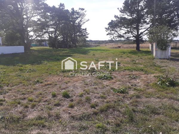 A la Guérinière, belle parcelle de terrain à construire de 820 m2 ...