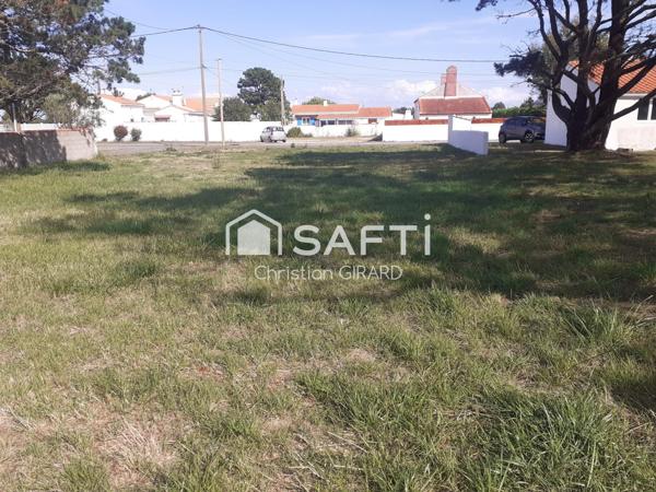 A la Guérinière, belle parcelle de terrain à construire de 820 m2 ...