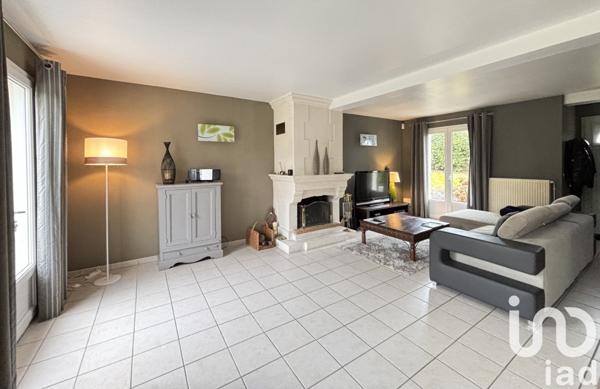 Maison traditionnelle 5 pièces de 135 m² à Mareuil-lès-Meaux (77100)