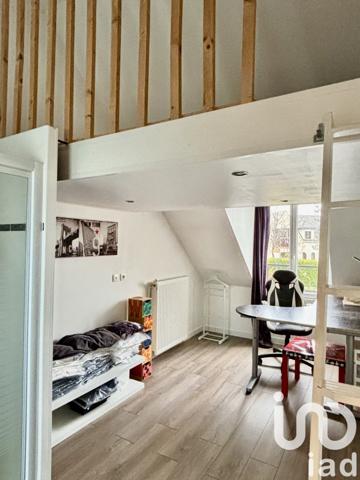 Maison traditionnelle 5 pièces de 135 m² à Mareuil-lès-Meaux (77100)