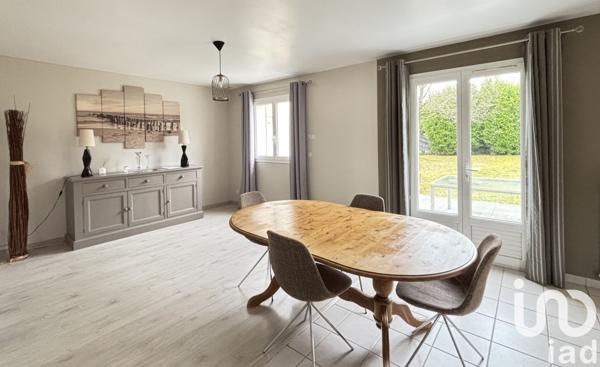 Maison traditionnelle 5 pièces de 135 m² à Mareuil-lès-Meaux (77100)