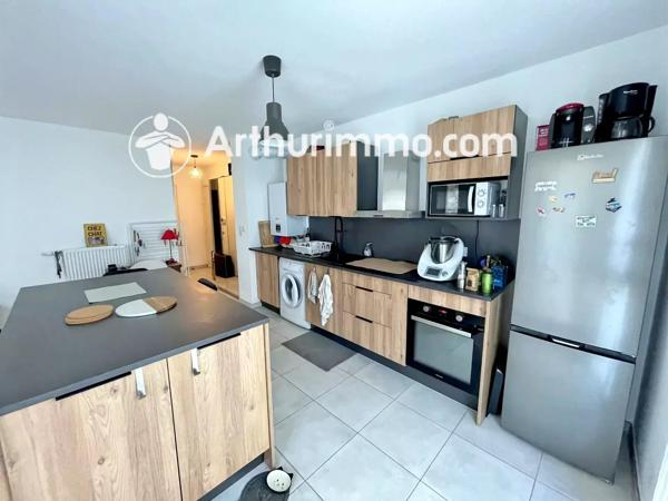Location                                                      Appartement
                        
                     3 pièces                      58 m2                     à Grigny