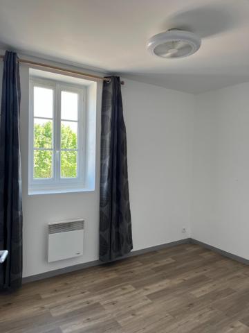 Immeuble, commerce et appartements en Touraine