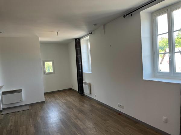 Immeuble, commerce et appartements en Touraine